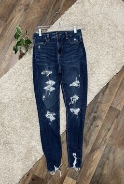 American Eagle Size 2 Dark Wash Distressed Curvy High-Rise Jegging Skinny Jeans